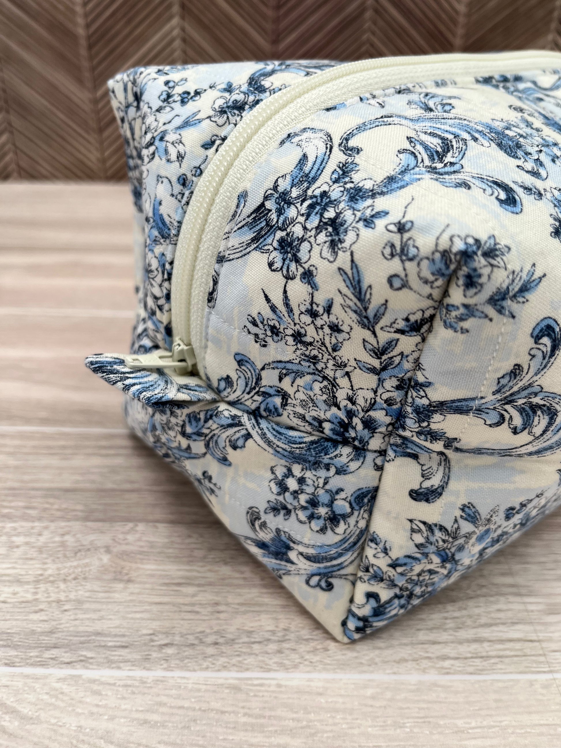 Blue Damask Makeup Bag Zipper Pull